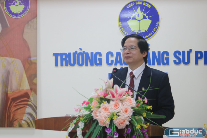 Tiến sĩ Nguyễn Hữu Tuyến – Hiệu trưởng Trường Cao đẳng Sư phạm Bắc Ninh phát biểu. Ảnh: Ngọc Mai GDVN 5.JPG