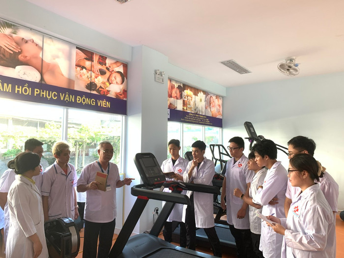 Giờ thực hành kiểm tra các chỉ số y học trong hoạt động thể lực các sinh viên ngành Y Sinh học Thể dục thể thao Trường Đại học Thể dục thể thao Thành phố Hồ Chí Minh. (Ảnh: website nhà trường) Giờ thực hành kiểm tra các chỉ số y học trong hoạt động thể lực các sinh viên ngành Y Sinh học Thể dục thể thao Trường Đại học Thể dục thể thao Thành phố Hồ Chí Minh. (Ảnh: website nhà trường)