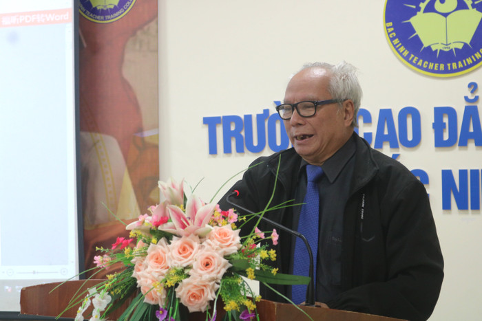 Tiến sĩ Lê Viết Khuyến chia sẻ trong hội thảo. Ảnh: Ngọc Mai GDVN 3.JPG