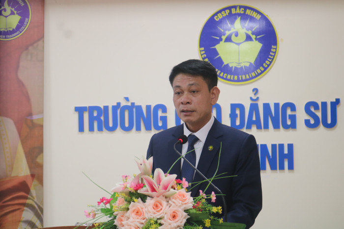 Thạc sĩ Nguyễn Thanh Chuân – Phó Hiệu trưởng Trường Cao đẳng Sư phạm Bắc Ninh chia sẻ trong hội thảo. Ảnh: Ngọc Mai GDVN 6.JPG