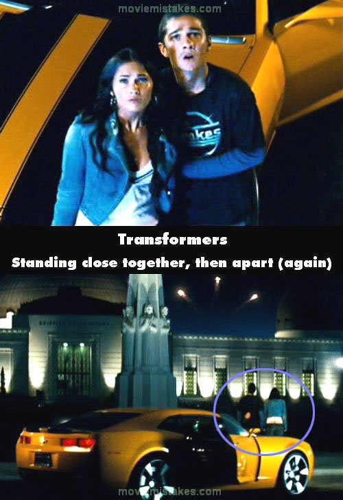 Khoảng cách giữa Sam và Mikaela thay đổi liên tục, lúc thì họ đứng tách ra, lúc sát lại, rồi lại tách ra. Khoảng cách giữa Sam và Mikaela thay đổi liên tục, lúc thì họ đứng tách ra, lúc sát lại, rồi lại tách ra.