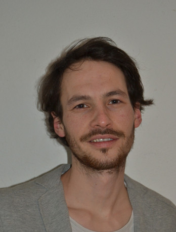 Chuyên gia về Đông Âu tại Đại học Ben, Malvin Oppold. Chuyên gia về Đông Âu tại Đại học Ben, Malvin Oppold.