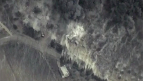 Ảnh máy bay Nga không kích mục tiêu IS tại Syria. Ảnh Rian. Ảnh máy bay Nga không kích mục tiêu IS tại Syria. Ảnh Rian.