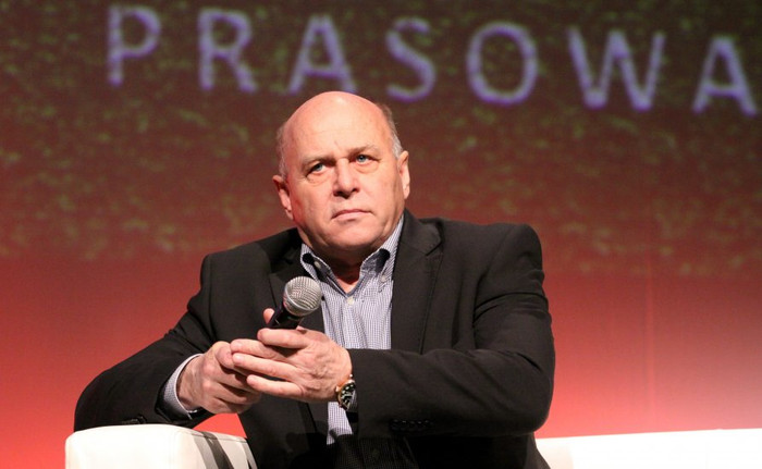 Nghị sĩ Ba Lan, cựu cầu thủ bóng đá nổi tiếng Jan Tomaszewski. Nghị sĩ Ba Lan, cựu cầu thủ bóng đá nổi tiếng Jan Tomaszewski.