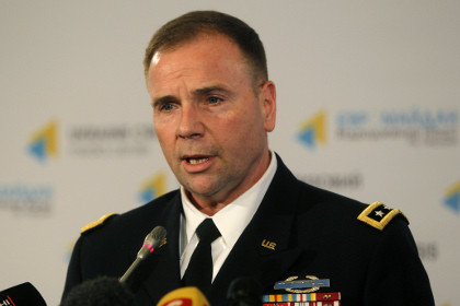 Tướng Ben Hodges. Ảnh Lenta