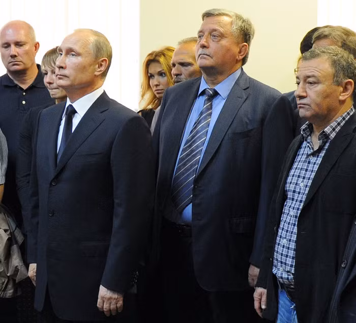 Tổng thống Putin và Arkady Rotenberg (giữa).