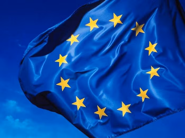 Eurozone đang đối mặt với nguy cơ tan rã vì các thành viên của nó không thể giải quyết được các vấn đề cấp bách kéo dài.