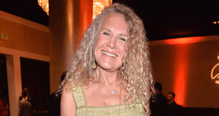 Christy Walton (59 tuổi).