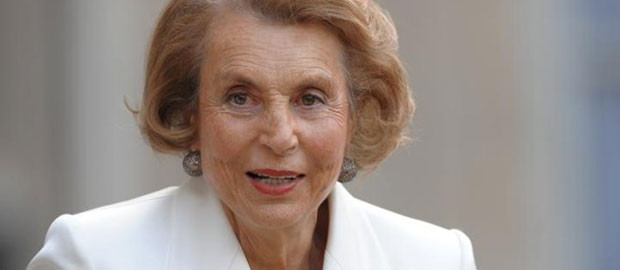 Người thừa kế công ty mỹ phẩm danh tiếng L'Oreal, Liliane Bettencourt (82 tuổi). Người thừa kế công ty mỹ phẩm danh tiếng L'Oreal, Liliane Bettencourt (82 tuổi).