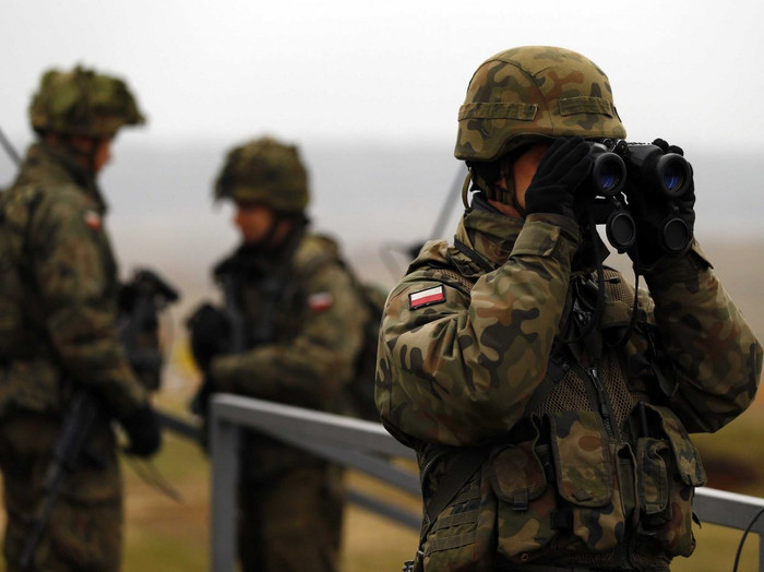 Các thành viên quân đội Ba Lan.