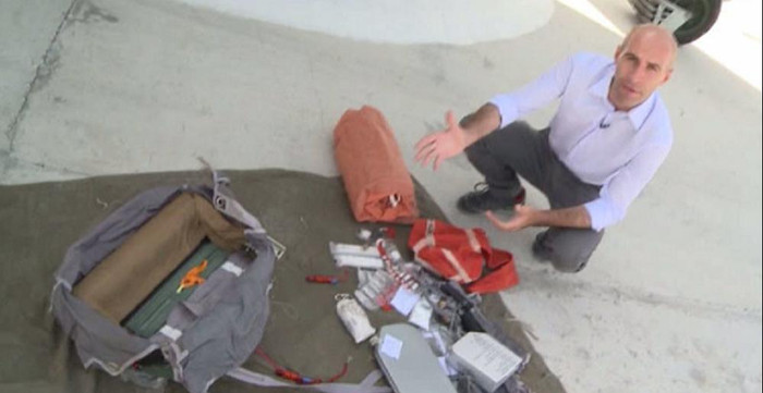 Trang bị của phi công Nga trong trường hợp gặp nạn. Ảnh RT Trang bị của phi công Nga trong trường hợp gặp nạn. Ảnh RT