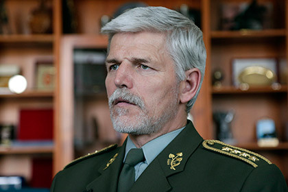 Chủ tịch Ủy ban Quân vụ NATO, tướng người Czech Peter Paul. Chủ tịch Ủy ban Quân vụ NATO, tướng người Czech Peter Paul.
