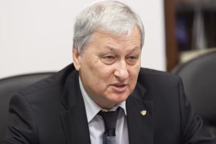 Leonid Reshetnikov, một tướng về hưu hiện là Giám đốc Viện Nghiên cứu chiến lược Nga (RISI) và cố vấn cho Tổng thống Vladimir Putin.