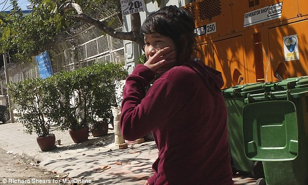 Cô gái 18 tuổi đã trải qua những thử thách không tưởng của một con người. Cô gái 18 tuổi đã trải qua những thử thách không tưởng của một con người.