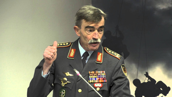 Tướng Hans-Lothar Domröse. Tướng Hans-Lothar Domröse.