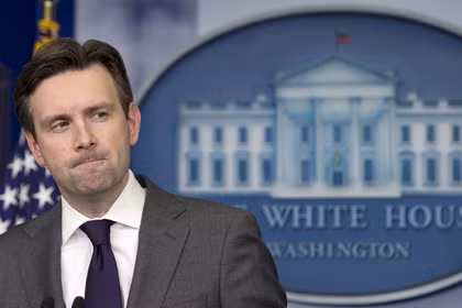 Phát ngôn viên Nhà Trắng Josh Ernest.