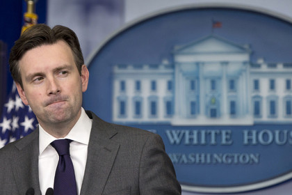 Phát ngôn viên Nhà Trắng Josh Ernest. Phát ngôn viên Nhà Trắng Josh Ernest.