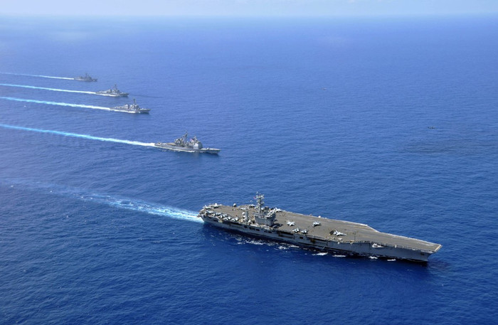 Tàu sân bay USS Nimitz (CVN 68), tàu tuần dương tên lửa dẫn đường USS Chosin (CG 65), tàu khu trục tên lửa dẫn đường USS Sampson (DDG 102) và USS Pinkney (DDG 91), USS Rentz (FFG 46) của Hải quân Mỹ.
