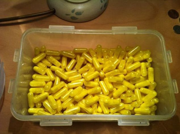 Triệu chứng chung của các nạn nhân sau khi sử dụng thuốc giảm cân có chứa DNP là buồn nôn, nôn, ra mồ hôi quá nhiều không kiểm soát được, nhịp tim nhanh và không đều, da ửng đó, chóng mặt, nhức đầu. Triệu chứng chung của các nạn nhân sau khi sử dụng thuốc giảm cân có chứa DNP là buồn nôn, nôn, ra mồ hôi quá nhiều không kiểm soát được, nhịp tim nhanh và không đều, da ửng đó, chóng mặt, nhức đầu.