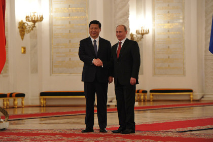 Chủ tịch Trung Quốc Tập Cận Bình (trái) và Tổng thống Nga Vladimir Putin. Chủ tịch Trung Quốc Tập Cận Bình (trái) và Tổng thống Nga Vladimir Putin.
