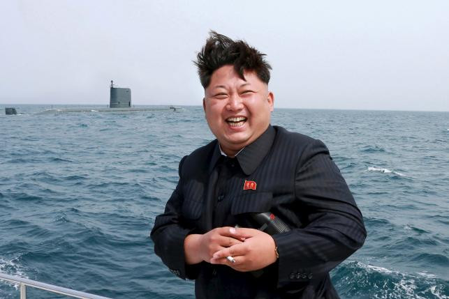 Kim Jong-un cười rạng rỡ trong chuyến tham gia chỉ đạo trực tiếp vụ phóng thử tên lửa đạn đạo. Kim Jong-un cười rạng rỡ trong chuyến tham gia chỉ đạo trực tiếp vụ phóng thử tên lửa đạn đạo.