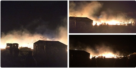 Lửa cháy rực khu tại tị nạn tại Pháp. Ảnh RT Lửa cháy rực khu tại tị nạn tại Pháp. Ảnh RT