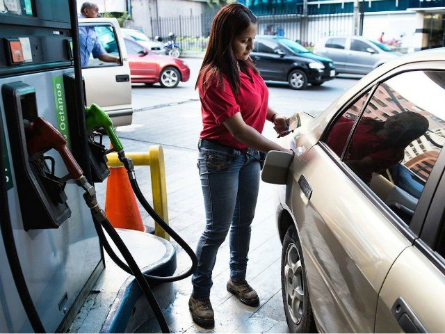 Một trạm xăng ở Venezuela. Một trạm xăng ở Venezuela.