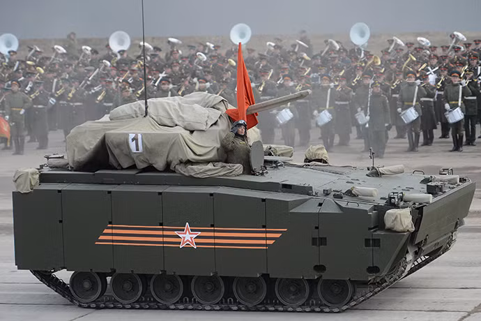 Các thiết bị tham gia diễn tập trước đó đều được bọc, che vũ khí.