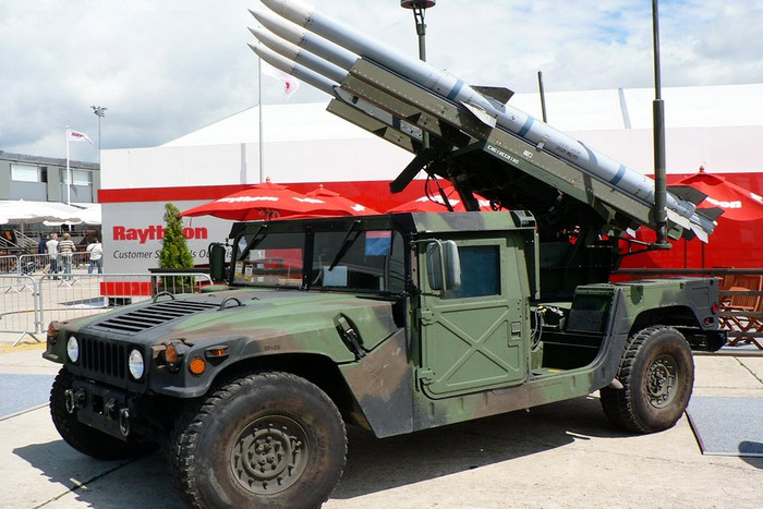 Một chiếc Humvee được trang bị tên lửa đất đối không. Ảnh Business Insider. Một chiếc Humvee được trang bị tên lửa đất đối không. Ảnh Business Insider.