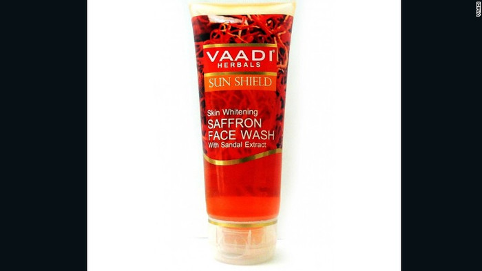 Bột nghệ tây cũng được dùng trong ngành công nghiệp mỹ phẩm. Bột nghệ tây cũng được dùng trong ngành công nghiệp mỹ phẩm.