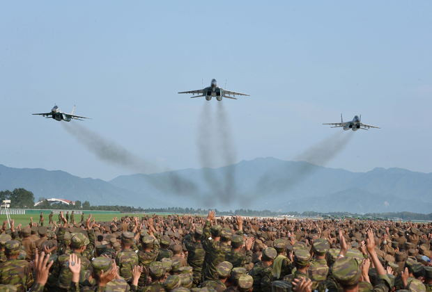 Binh sĩ Hàn Quốc. Ảnh Lenta. Binh sĩ Hàn Quốc. Ảnh Lenta.