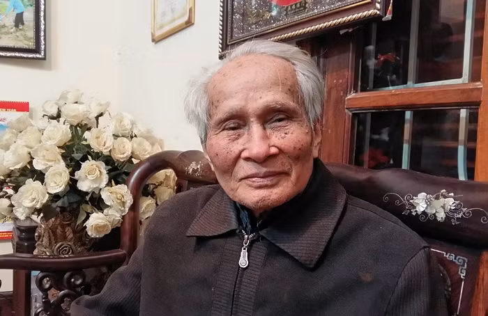 Trung tướng Nguyễn Quốc Thước bày tỏ, chỉ khi nào tập hợp được sức mạnh của toàn dân thì mới thực sự đẩy lùi được kẻ thù. ảnh: Ngọc Quang.