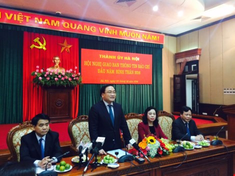 Bí thư Thành ủy Hà Nội gặp mặt báo chí chiều 23/2. ảnh: Ngọc Quang.