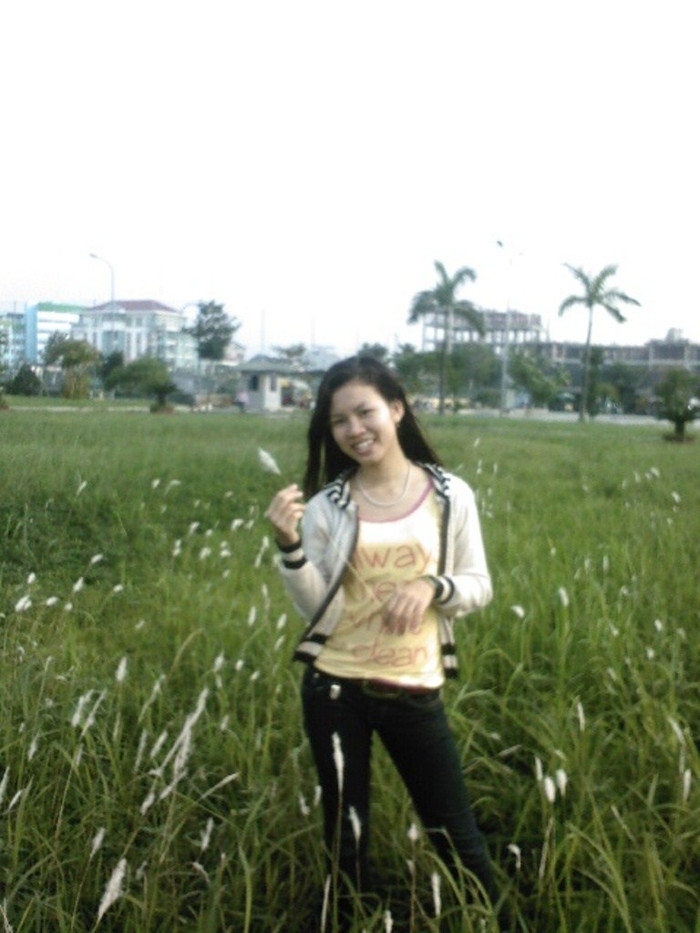 Diệm là người hòa đồng, vui vẻ, mạnh mẽ, thích nghe nhạc, đi du lịch, rất yêu gia đình, gét sự giả dối. Diệm là người hòa đồng, vui vẻ, mạnh mẽ, thích nghe nhạc, đi du lịch, rất yêu gia đình, gét sự giả dối.