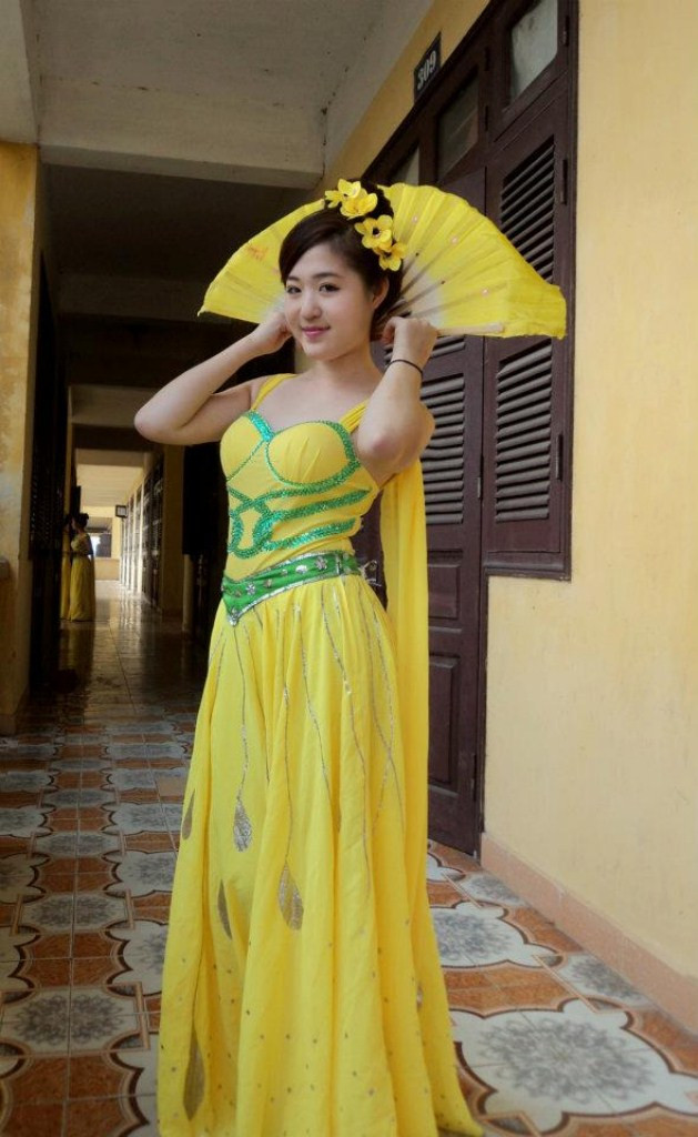 Sở thích của Tâm là đọc truyện cổ tích, đi mua sắm, và khám phá.