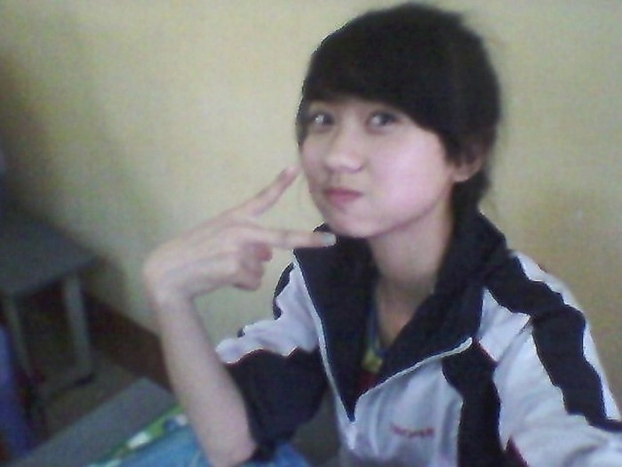 Việt Anh là người hòa đồng, thân thiện, thích đi du lịch, shopping, thích gặp gỡ bạn bè.