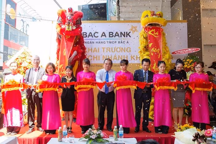 Nghi lễ cắt băng khai trương BAC A BANK - Chi nhánh Khánh Hòa.