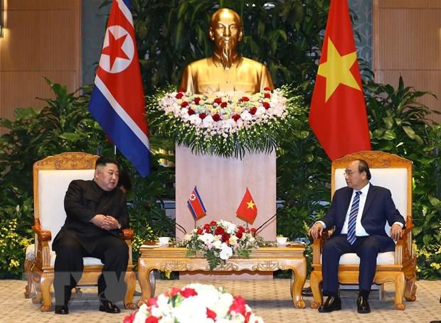Thủ tướng Nguyễn Xuân Phúc hội kiến Chủ tịch Triều Tiên Kim Jong-un. (Ảnh: Thống Nhất/TTXVN)
