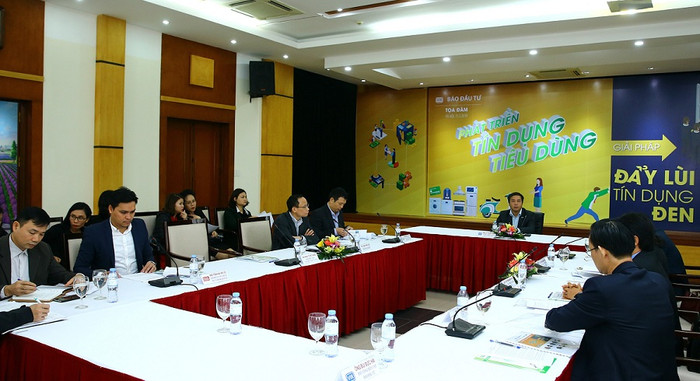 Tọa đàm “Phát triển tín dụng tiêu dùng - Giải pháp đẩy lùi tín dụng đen”. ảnh: HG. Tọa đàm “Phát triển tín dụng tiêu dùng - Giải pháp đẩy lùi tín dụng đen”. ảnh: HG.