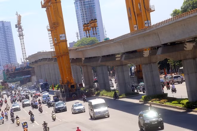 Dự án đường sắt Cát Linh - Hà Đông liên tục chậm tiến độ. ảnh: Lao động. Dự án đường sắt Cát Linh - Hà Đông liên tục chậm tiến độ. ảnh: Lao động.