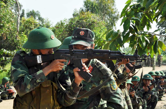 Mức lương cơ sở đối với cán bộ công nhân viên và lực lượng vũ trang được điều chỉnh từ 15/7/2016. Mức lương cơ sở đối với cán bộ công nhân viên và lực lượng vũ trang được điều chỉnh từ 15/7/2016.