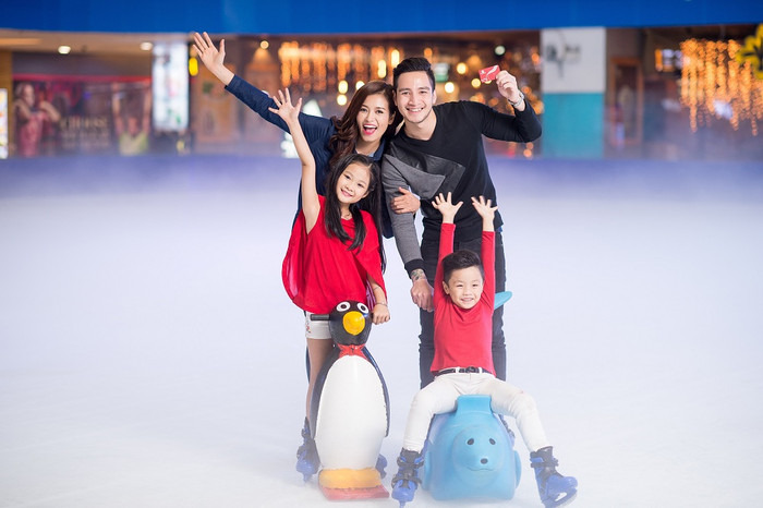 VinID sẽ cập nhật thêm quyền lợi mới dành cho khách hàng. VinID sẽ cập nhật thêm quyền lợi mới dành cho khách hàng.