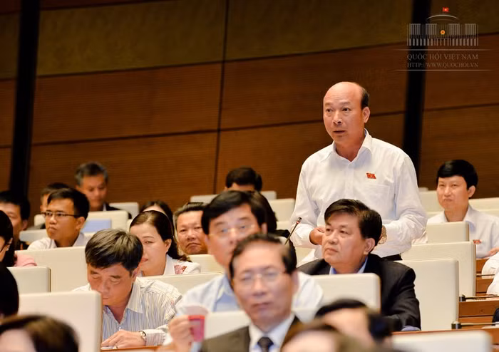 Đại biểu Quốc hội Lê Minh Chuẩn (đoàn Quảng Ninh). ảnh: Trung tâm thông tin Quốc hội. Đại biểu Quốc hội Lê Minh Chuẩn (đoàn Quảng Ninh). ảnh: Trung tâm thông tin Quốc hội.