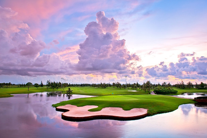 Sân gôn 18 hố BRG Ruby Tree Golf Resort được đánh giá là sân gôn đi bộ tốt nhất Việt Nam.