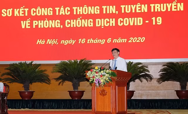 Thứ trưởng Thường trực Nguyễn Thanh Long phát biểu tại hội nghị sơ kết phòng chống Covid-19.