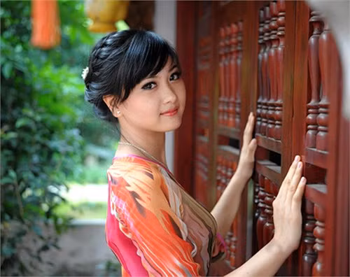 Hương có vẻ đẹp nhẹ nhàng nhưng vô cùng quyến rũ của người con gái Việt. >>Những hotgirl xinh đẹp làm điên đảo cư dân mạng Những nữ sinh đẹp mê hồn giữa đầm sen >>Phát sốt vì vẻ đẹp baby của cô giáo tương lai >>So độ siêu kute của những nữ sinh đình đám nhất Thủ đô >>Phát sốt vì 4 nữ giáo viên xinh đẹp >>Cư dân mạng "điên đảo" vì nhan sắc nữ sinh Trương Tân Uyển >>Hoa khôi ĐH Thương Mại 2012 duyên dáng áo dài Hương có vẻ đẹp nhẹ nhàng nhưng vô cùng quyến rũ của người con gái Việt. >>Những hotgirl xinh đẹp làm điên đảo cư dân mạng Những nữ sinh đẹp mê hồn giữa đầm sen >>Phát sốt vì vẻ đẹp baby của cô giáo tương lai >>So độ siêu kute của những nữ sinh đình đám nhất Thủ đô >>Phát sốt vì 4 nữ giáo viên xinh đẹp >>Cư dân mạng "điên đảo" vì nhan sắc nữ sinh Trương Tân Uyển >>Hoa khôi ĐH Thương Mại 2012 duyên dáng áo dài