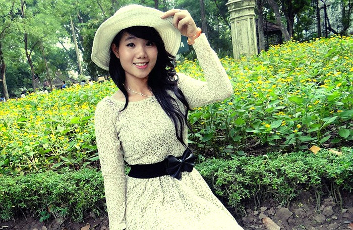 Nữ sinh Phạm Thị Yến rạng rỡ giữa rừng hoa. >>Những hotgirl xinh đẹp làm điên đảo cư dân mạng Những nữ sinh đẹp mê hồn giữa đầm sen >>Phát sốt vì vẻ đẹp baby của cô giáo tương lai >>So độ siêu kute của những nữ sinh đình đám nhất Thủ đô >>Phát sốt vì 4 nữ giáo viên xinh đẹp >>Cư dân mạng "điên đảo" vì nhan sắc nữ sinh Trương Tân Uyển >>Hoa khôi ĐH Thương Mại 2012 duyên dáng áo dài Nữ sinh Phạm Thị Yến rạng rỡ giữa rừng hoa. >>Những hotgirl xinh đẹp làm điên đảo cư dân mạng Những nữ sinh đẹp mê hồn giữa đầm sen >>Phát sốt vì vẻ đẹp baby của cô giáo tương lai >>So độ siêu kute của những nữ sinh đình đám nhất Thủ đô >>Phát sốt vì 4 nữ giáo viên xinh đẹp >>Cư dân mạng "điên đảo" vì nhan sắc nữ sinh Trương Tân Uyển >>Hoa khôi ĐH Thương Mại 2012 duyên dáng áo dài