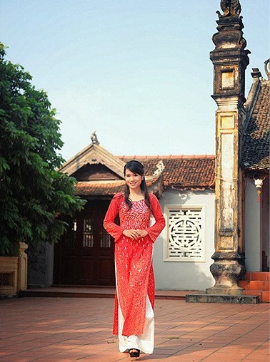 Duyên dáng trong tà áo dài truyền thống. >>Những hotgirl xinh đẹp làm điên đảo cư dân mạng Những nữ sinh đẹp mê hồn giữa đầm sen >>Phát sốt vì vẻ đẹp baby của cô giáo tương lai >>So độ siêu kute của những nữ sinh đình đám nhất Thủ đô >>Phát sốt vì 4 nữ giáo viên xinh đẹp >>Cư dân mạng "điên đảo" vì nhan sắc nữ sinh Trương Tân Uyển >>Hoa khôi ĐH Thương Mại 2012 duyên dáng áo dài Duyên dáng trong tà áo dài truyền thống. >>Những hotgirl xinh đẹp làm điên đảo cư dân mạng Những nữ sinh đẹp mê hồn giữa đầm sen >>Phát sốt vì vẻ đẹp baby của cô giáo tương lai >>So độ siêu kute của những nữ sinh đình đám nhất Thủ đô >>Phát sốt vì 4 nữ giáo viên xinh đẹp >>Cư dân mạng "điên đảo" vì nhan sắc nữ sinh Trương Tân Uyển >>Hoa khôi ĐH Thương Mại 2012 duyên dáng áo dài