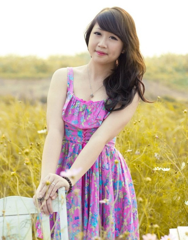 Phương Trang yêu thích Văn học và Ngoại ngữ. Những hotgirl xinh đẹp làm "điên đảo" cư dân mạng (P3) >>Những nữ sinh đẹp hơn cả búp bê Babie >>PHÁT SỐT VÌ NỮ THẠC SĨ ĐẸP NHẤT TRUNG QUỐC AI ĐẸP HƠN HOTGIRL KIM PHƯỢNG? >>Những nữ sinh diện áo dài đẹp hơn vẻ đẹp xuân thì của Mai Phương Thúy (P36) >>Phát sốt vì nữ sinh Trung Quốc đẹp như siêu mẫu