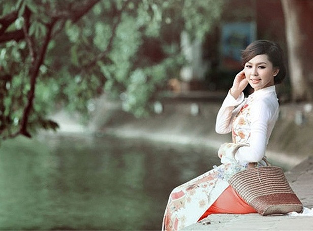 Nguyễn Thị Thanh Hương (SBD 93) đến từ Hải Phòng. Hương hiện đang học ĐH Công nghiệp Hà Nội, từng tham gia cuộc thi Miss Áo dài HAUI. >>Những nữ sinh đẹp hơn cả búp bê Babie >>PHÁT SỐT VÌ NỮ THẠC SĨ ĐẸP NHẤT TRUNG QUỐC AI ĐẸP HƠN HOTGIRL KIM PHƯỢNG? >>Những nữ sinh diện áo dài đẹp hơn vẻ đẹp xuân thì của Mai Phương Thúy (P36) <<HOTGIRL HỌC V IỆN BÁO CHÍ ĐẸP RẠNG NGỜI TRONG SẮC THU >>Phát sốt vì nữ sinh Trung Quốc đẹp như siêu mẫu >>KINH DỊ LỄ HỘI HÓA TRANG CỦA SINH VIÊN Nguyễn Thị Thanh Hương (SBD 93) đến từ Hải Phòng. Hương hiện đang học ĐH Công nghiệp Hà Nội, từng tham gia cuộc thi Miss Áo dài HAUI. >>Những nữ sinh đẹp hơn cả búp bê Babie >>PHÁT SỐT VÌ NỮ THẠC SĨ ĐẸP NHẤT TRUNG QUỐC AI ĐẸP HƠN HOTGIRL KIM PHƯỢNG? >>Những nữ sinh diện áo dài đẹp hơn vẻ đẹp xuân thì của Mai Phương Thúy (P36) <<HOTGIRL HỌC V IỆN BÁO CHÍ ĐẸP RẠNG NGỜI TRONG SẮC THU >>Phát sốt vì nữ sinh Trung Quốc đẹp như siêu mẫu >>KINH DỊ LỄ HỘI HÓA TRANG CỦA SINH VIÊN